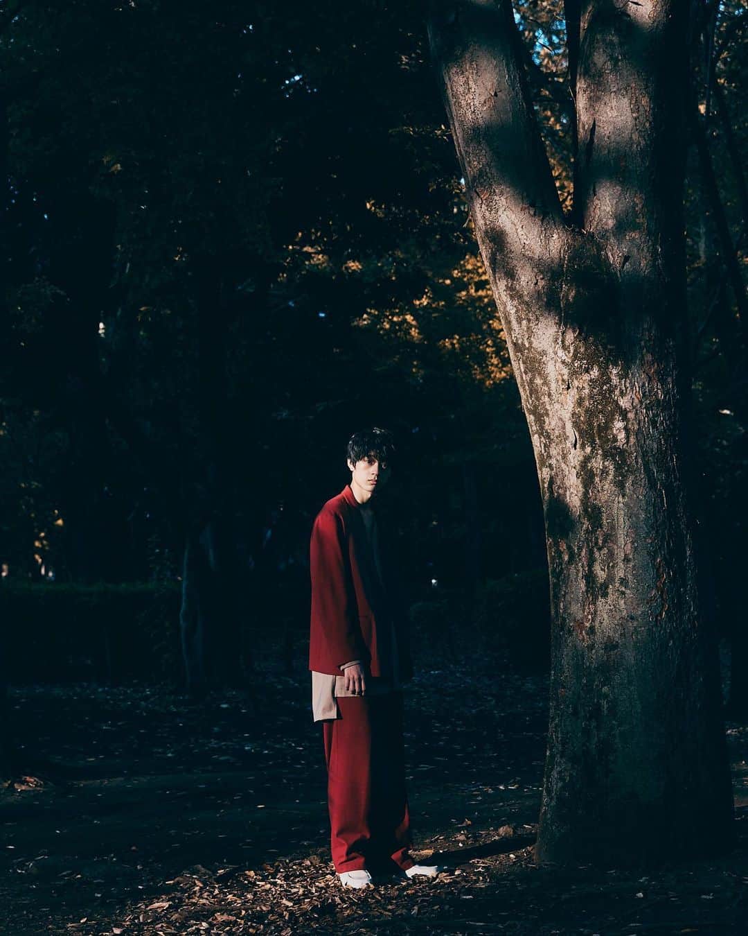 水沢林太郎のインスタグラム：「. 📷  Photo @hiyori.ohnishi  Styling @takumi0914  Hair&Makeup @miho_matsubara7」