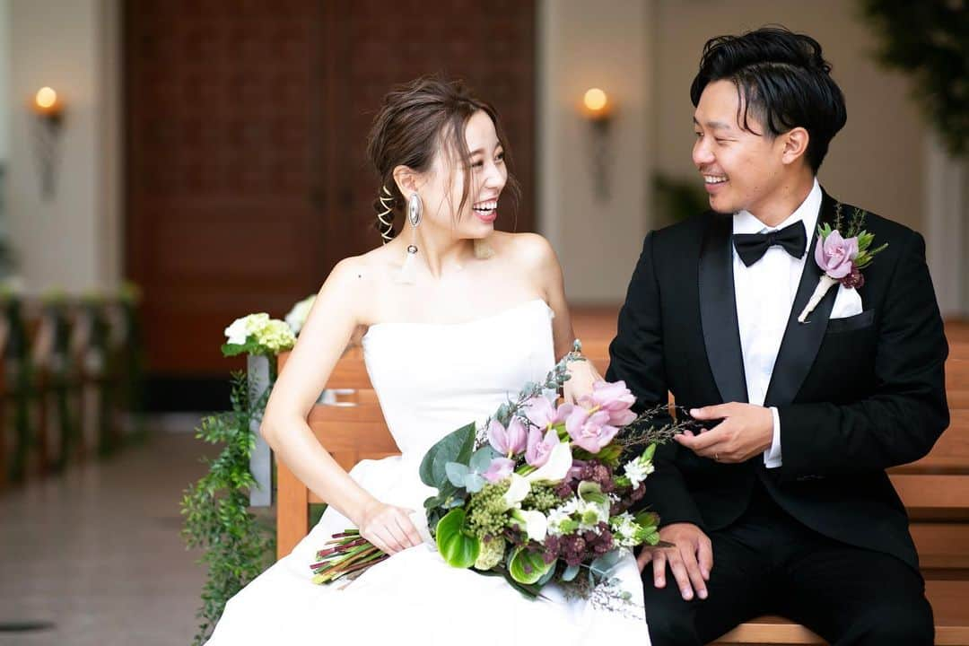 富山結婚式 ヴィラグランディス富山のインスタグラム：「, , 何気ない瞬間の この笑顔が愛おしい , 自然な表情がとても素敵🦩 , , , , #ヴィラグランディス富山 他の写真も気になる方はプロフィールから 公式HPをご覧下さい▶︎▶︎▶︎」