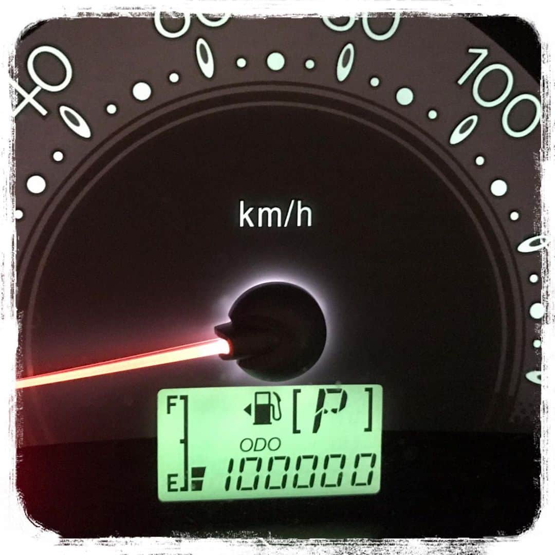 心幸 -Miyuki-さんのインスタグラム写真 - (心幸 -Miyuki-Instagram)「エンジェルナンバー﻿ 99999✨﻿ ﻿ そして100000❗️﻿ ﻿ 愛車のジーノさん💕﻿ 良く頑張ってます。﻿ ﻿ ありがとう😊  #エンジェルナンバー #99999  #愛車 #いつもありがとう」11月23日 18時57分 - healingxpoppy