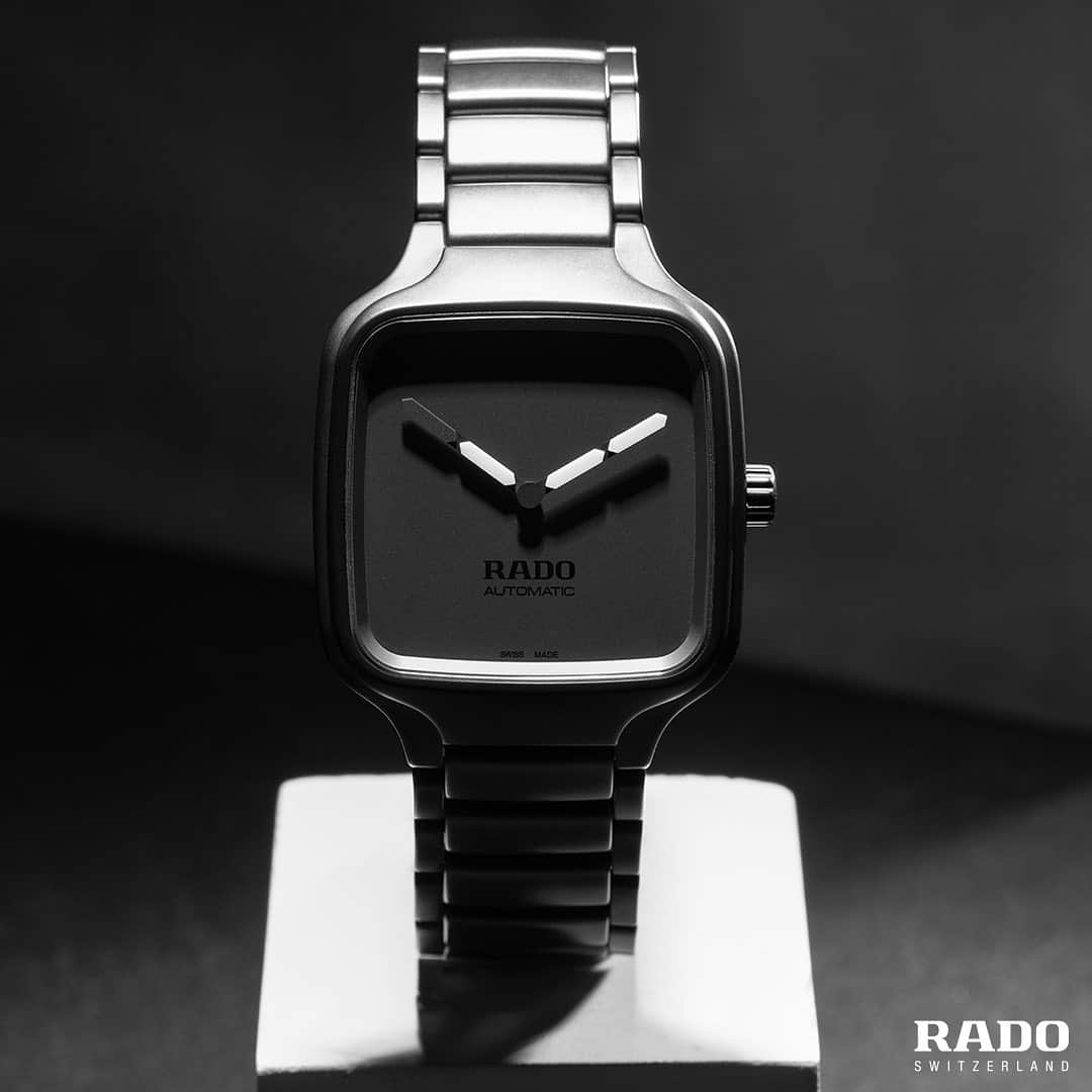 ラドーのインスタグラム：「Discover the True Square Undigital in collaboration with the Japanese design duo YOY. Puristic and innovative, this watch is truly smart. #RadoDesignWeek #RadoTrueSquare #RadoxYOY」