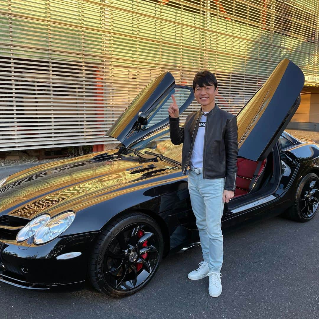 熊谷正寿さんのインスタグラム写真 - (熊谷正寿Instagram)「久しぶりに車を運転。運転は楽しいね。  ド派手な車ですみません（汗）  16年前に購入したSLRマクラーレン。  #SLR  #マクラーレン」11月23日 19時27分 - masatoshi_kumagai