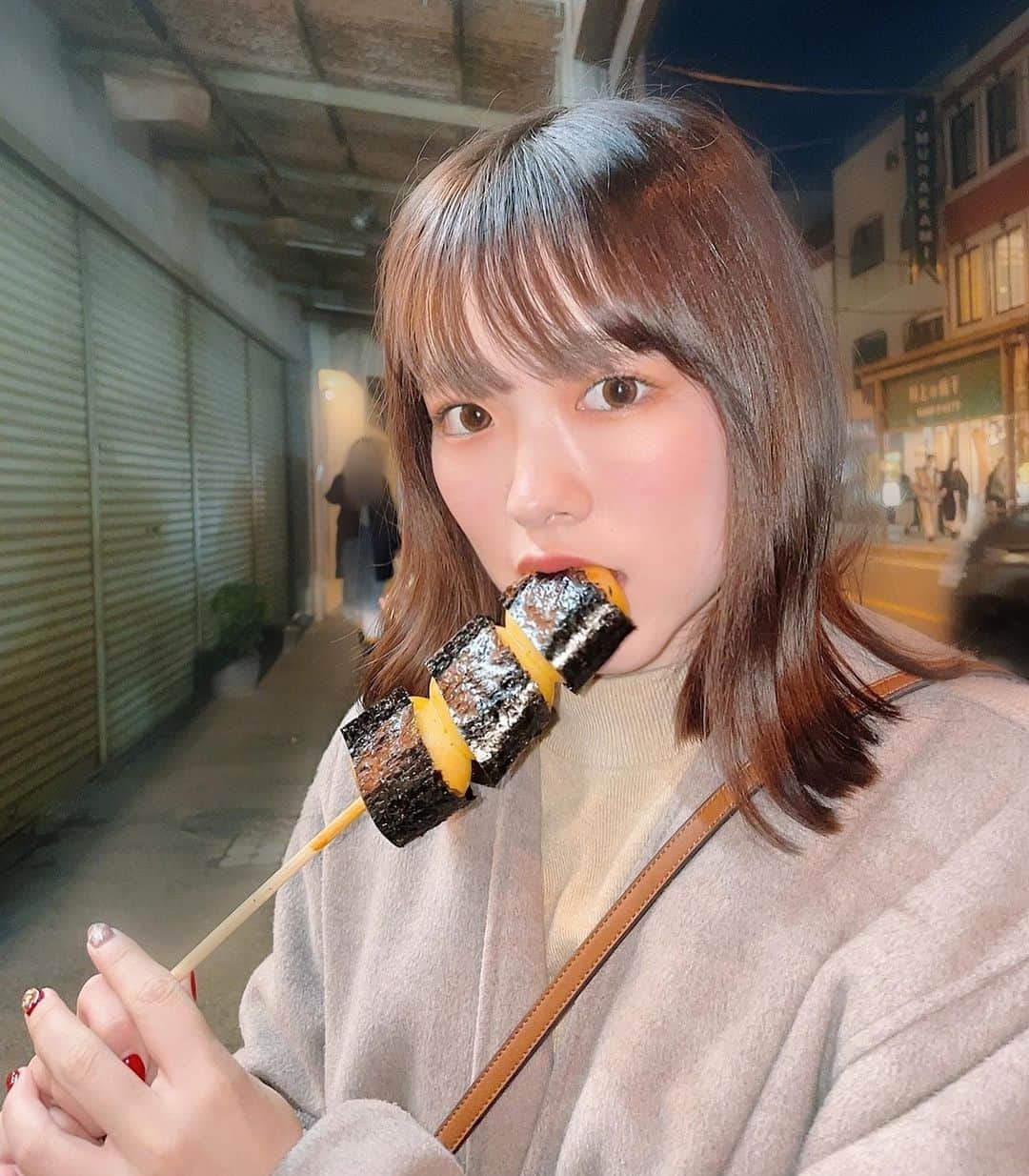 のインスタグラム：「もちぃ〜〜🍡🍘 . . . #箱根カフェ #箱根 #もち #お餅 #お団子 #醤油だんご #お餅 #グルメ #いっぱい食べる君が好き #海苔」