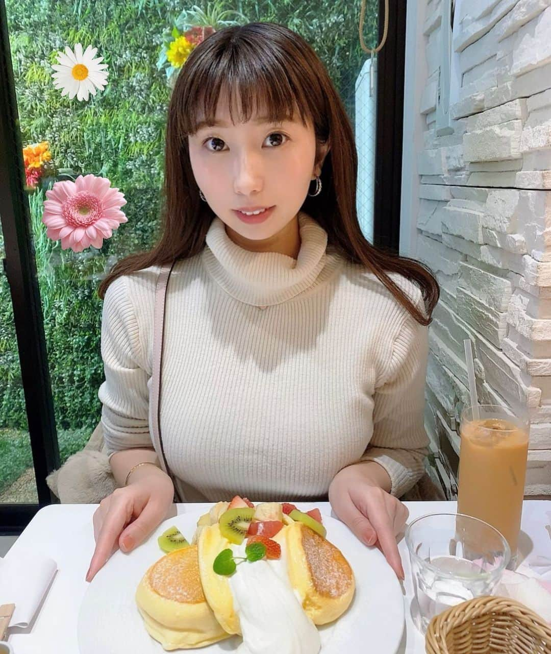 宮里ゆりはさんのインスタグラム写真 - (宮里ゆりはInstagram)「. 25歳になりました！！ 完全な大人への道へ🏃💨 これからも宜しくお願い致します✨」11月23日 19時25分 - yuriha_miyazato