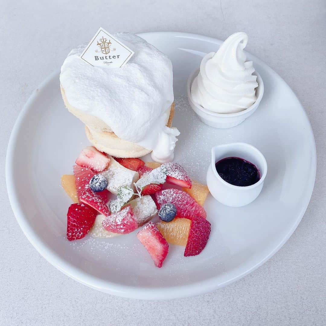 一ノ瀬陽鞠（ひまりん）さんのインスタグラム写真 - (一ノ瀬陽鞠（ひまりん）Instagram)「横浜のパンケーキ。いちご限定🍓  さいごはひまもひょっこりよ(？)」11月23日 19時36分 - lespros_himari