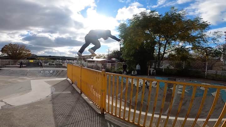笹岡建介のインスタグラム：「🍻🍻  @mktaxi.jp @dcshoes_japan @dorcus_tbs @bern_japan @stance_japan @skullcandyjapan @independenttrucks @rictawheels @minirampsteez @goprojp  #mktaxi#dcshoesjapan #dcshoes #skullcandyjapan #bells #independenttrucks #triforce_k #hi_5 #dorcus_tbs #6556skateboarding #divisio#fivecrossskatepark #showgekiskateboards #13mind#bern#bernjapan#make___#skate#skateboard #instagood #skatecrunch #skatecrunchmag #minirampsteez #goproのある生活 #goprojp #gopro #kyoto#kyotojapan」