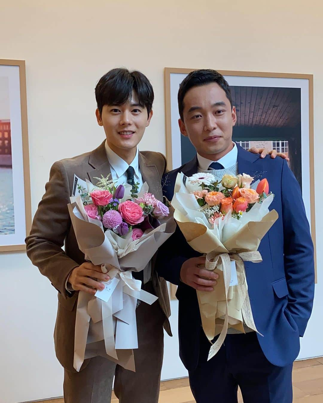 キム・ドンジュンさんのインスタグラム写真 - (キム・ドンジュンInstagram)「경수의 수 촬영 끝.🙆🏻‍♂️ 고생했어요 민편집자님 @tayo271」11月23日 19時31分 - super_d.j