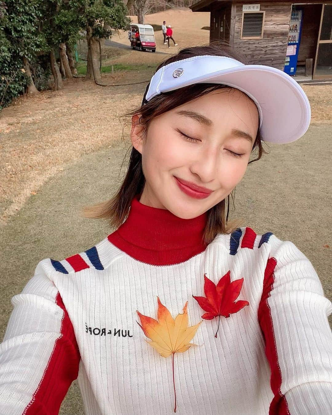 西野沙瑛さんのインスタグラム写真 - (西野沙瑛Instagram)「この時期は赤のウェアが映える☺️🍁 Knit @junandrope   #ゴルフ女子 #ゴルフ男子 #ゴルフコーデ #スポーツ女子  #ゴルフウェア #スポーツ #golf #골프 #골프스타그램 #골프장 #라운드 #골프스윙 #골프사랑 #골프레슨 #아이언샷 #스크린골프  #トレーニング #トレーニング女子 #筋トレ #筋トレ女子 #golfstagram #golfswing #girlsgolf」11月23日 19時45分 - sae_golf