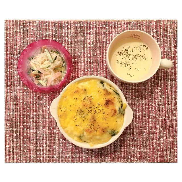 早乙女わかばさんのインスタグラム写真 - (早乙女わかばInstagram)「.﻿ 👩🏻‍🍳わかば飯👩🏻‍🍳﻿ ﻿ 🍴ガパオライス﻿ しめじと豆腐のお味噌汁﻿ ﻿ 🍴ナポリタン﻿ 豆腐サラダ﻿ ﻿ 🍴ライスグラタン（ドリアのこと。我が家ではライスグラタン笑）﻿ 春雨サラダ﻿ じゃがいもスープ﻿ ﻿ 🍴明太子パスタ﻿ さつまいもサラダ﻿ キノコスープ﻿ 大学芋﻿ ﻿ 洋食率高めですね﻿ ﻿ 自粛中2ヶ月の料理修行の手応えを感じております！！﻿ もうなんでもこい👍🏻👍🏻👍🏻﻿ ﻿ クックパッドはプレミアム会員、クラシル、DELISH KITCHENのアプリ様様🙏🏻✨﻿ ﻿ 食べるの大好きなので、食べたいものをすぐに作れるようになって嬉しいです😋❤️﻿ ﻿ 暇さえあればレシピ見てます（笑）﻿ 今も何作ろっかな〜って考えてます😂﻿ ﻿ 料理してる時は、無心になれるし気分転換にもなります✨﻿ ﻿ まさか『料理が気分転換』って言える日が来るとは…自分でも驚きです。﻿ ﻿ ようやく#料理女子　と言える日がきた😏✨﻿ ﻿ 本日をもって初心者マーク🔰を外したいと思います🙇🏻‍♀️﻿ ﻿ また「わかば飯👩🏻‍🍳」載せまーす﻿ ﻿ #わかば飯﻿ #ステイホームの積み重ね」11月23日 19時45分 - s_wakaba.94