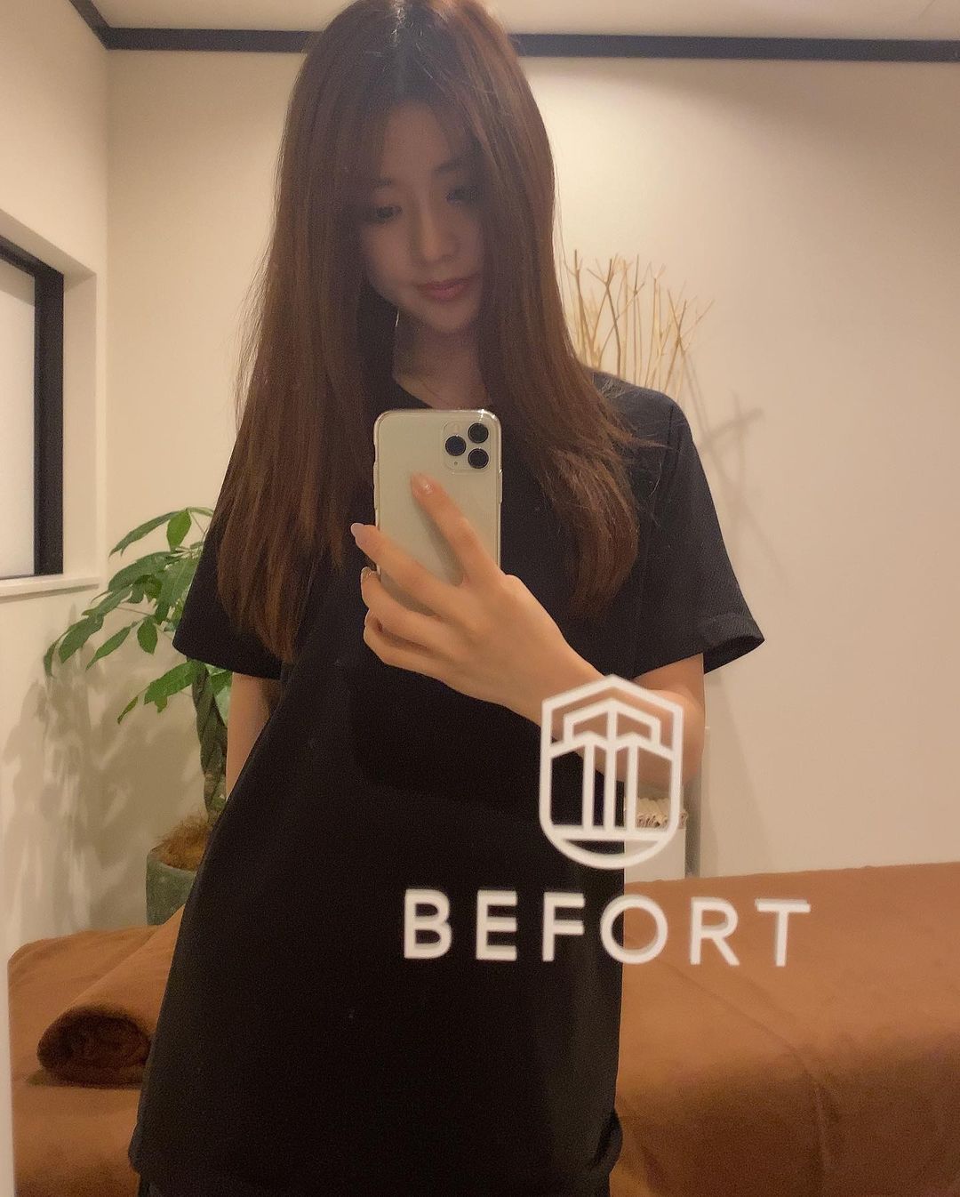 悠衣さんのインスタグラム写真 - (悠衣Instagram)「六本木の「BEFORT」で﻿ 小顔矯正の施術を受けてきました。﻿ ﻿ ﻿ ﻿ 顔だけでなく﻿ 全身の歪みも診てくださいました。﻿ ﻿ ﻿ ﻿ ﻿ ﻿ 手技だけでなく美顔器を使用したり﻿ いろんな方向からアプローチしてくれる施術は初めてでした。﻿ ﻿ ﻿ ﻿ 施術直後は、歪みが取れ浮腫がとれて﻿ スッキリしました✨﻿ ﻿ ﻿ ﻿ #六本木#小顔矯正#美姿勢#矯正#小顔#BEFORT」11月23日 19時46分 - yu1_1987