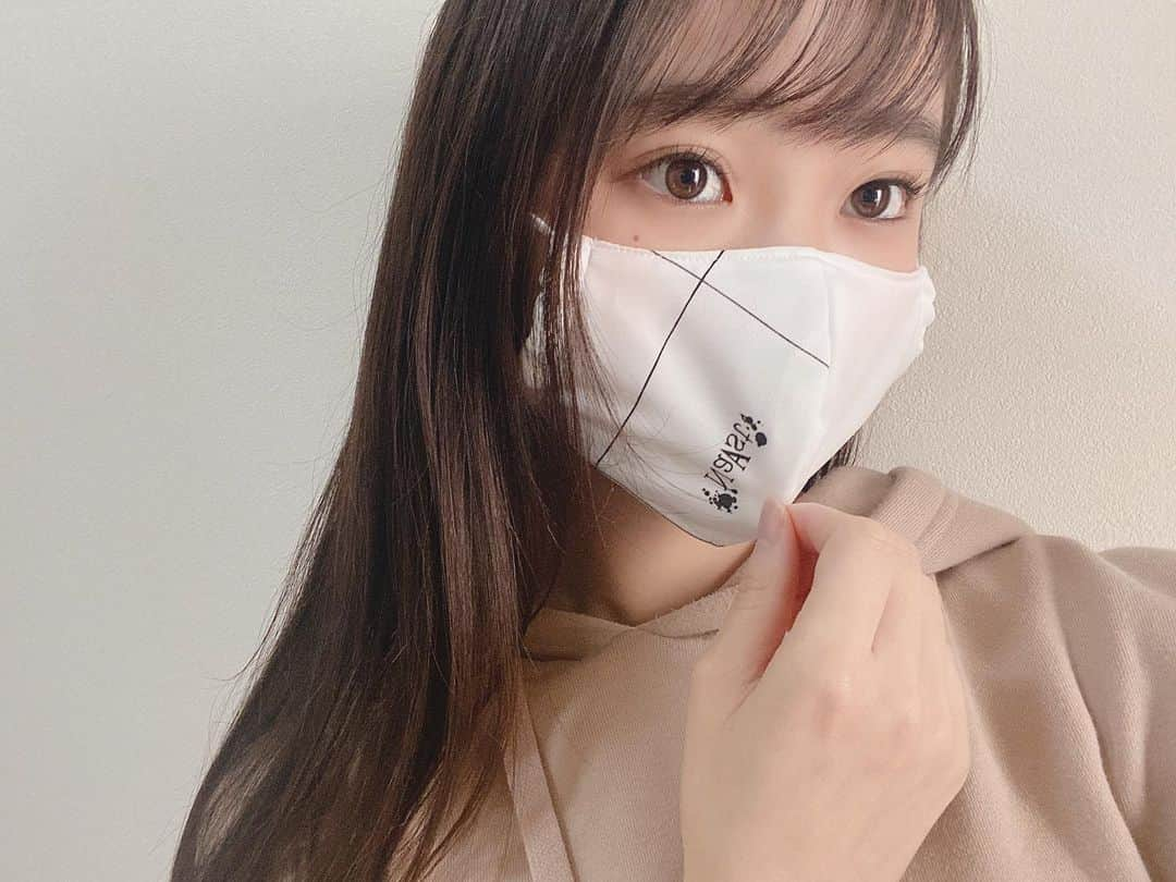 石川花音さんのインスタグラム写真 - (石川花音Instagram)「・﻿ かわいい#NaAst のマスク😷💓﻿ ファンの方からプレゼントでいただきました🎁🎀﻿ ﻿ #マスク #マスクメイク #マスク女子 #マスク着用 #かわいいマスク」11月23日 19時47分 - kyanonty1219