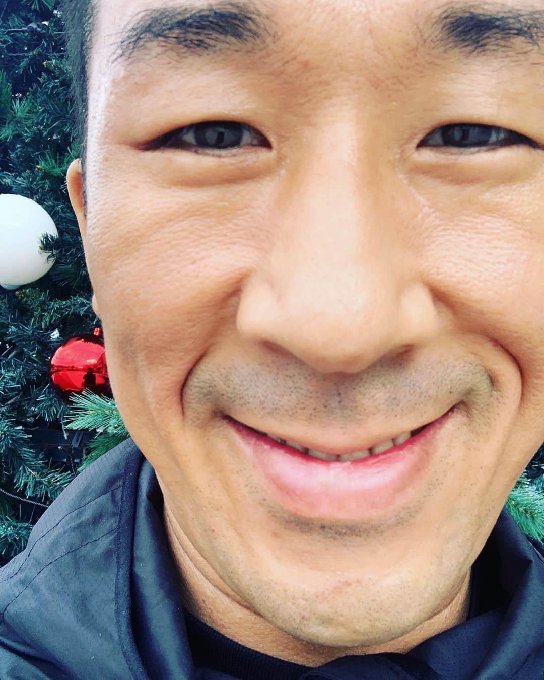 田村裕さんのインスタグラム写真 - (田村裕Instagram)「今日はイオンモール広島祇園でパラスポイベントでした！！  イオンモールに到着すると大きな綺麗なクリスマスツリーがあり、もうそんな季節なんだなぁと季節を感じさせて頂きました。  やはり季節物というは良いですね。  皆様素敵なクリスマスになるように今から準備してくださいね。  全ての環境を楽しんで行きましょう！  笑顔の先に幸あり。  #イオンモール広島祇園 #イオンモール #パラスポ #クリスマスツリー #大きなクリスマスツリー #クリスマス #芸能人最速クリスマス呟き #麒麟田村 #タムラ433 #TAMURA #パワースマイル」11月23日 19時55分 - hiroshi9393