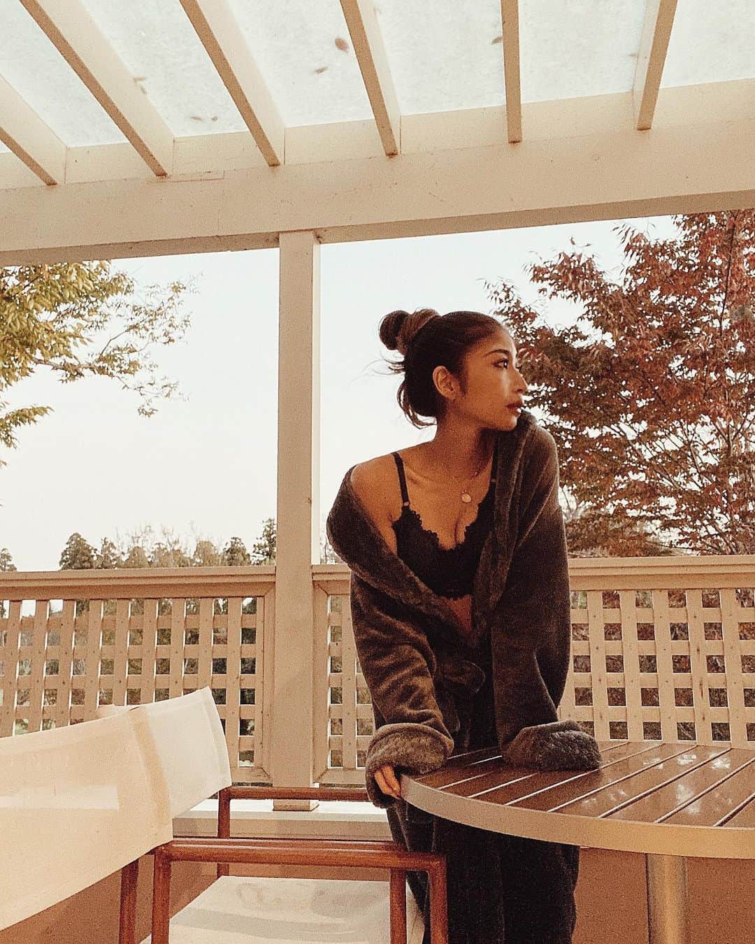 佐藤あずみのインスタグラム：「コーヒー飲む？ 飲む！  ってなかんじを演出しました。  三連休おわぴ🥺」
