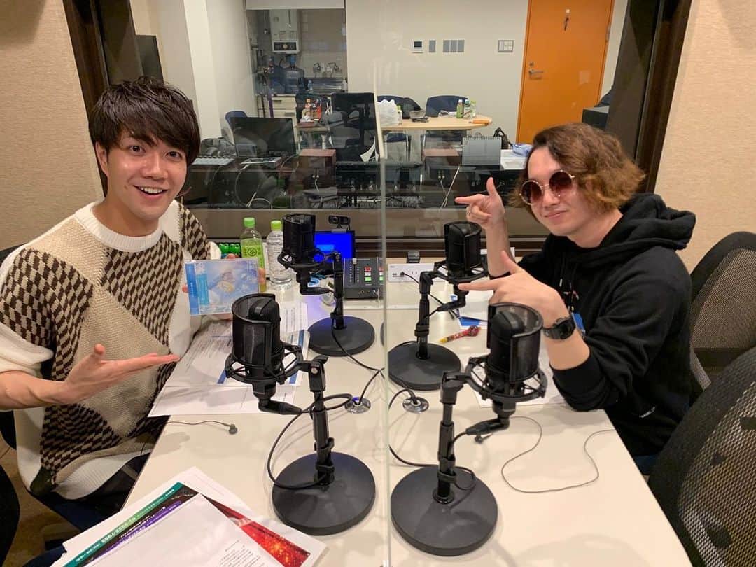 中澤卓也さんのインスタグラム写真 - (中澤卓也Instagram)「今日は濃い1日！コンサートリハから始まって、ラジオのレギュラー番組収録に、最後は「日刊スポーツ 新潟版」での連載取材！皆さんに感謝、あとでブログも書きますので詳しくはそちらで🙇‍♂️✨ #松城ゆきの さん #カノエラナ さん #saji #松阪ゆうき さん #松川未樹 さん #日刊スポーツ #感謝 #北のたずね人 #中澤卓也」11月23日 20時19分 - takuya_nakazawa.118