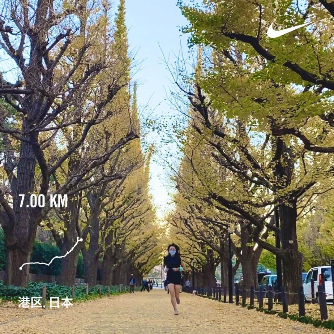 run+さんのインスタグラム写真 - (run+Instagram)「#銀杏並木 からのー #帰宅ラン 朝早くてお店空いてない😂 終わりかけの#紅葉 #黄色い絨毯 見れて嬉しかった😍 #秋ラン #ランニング好きでカメラ好きな人と繋がりたい  #走れるって幸せ #走れるって当たり前じゃない #ゆるラン #街ラン #街RUN  #ラン #ランニング #RUN #RUNNING  #ハシリマシタグラム #ハシリマスタグラム #igランナーズ #IGランナー #走るを楽しむ #写ラン  #ランニング好きな人と繋がりたい #ランナーさんと繋がりたい #igランナーズと繋がりたい  #RunForSmile #Runday #RunLovesLife #runstagram #走る楽しさ広げ隊 @runplus #aday」11月23日 20時35分 - runplus