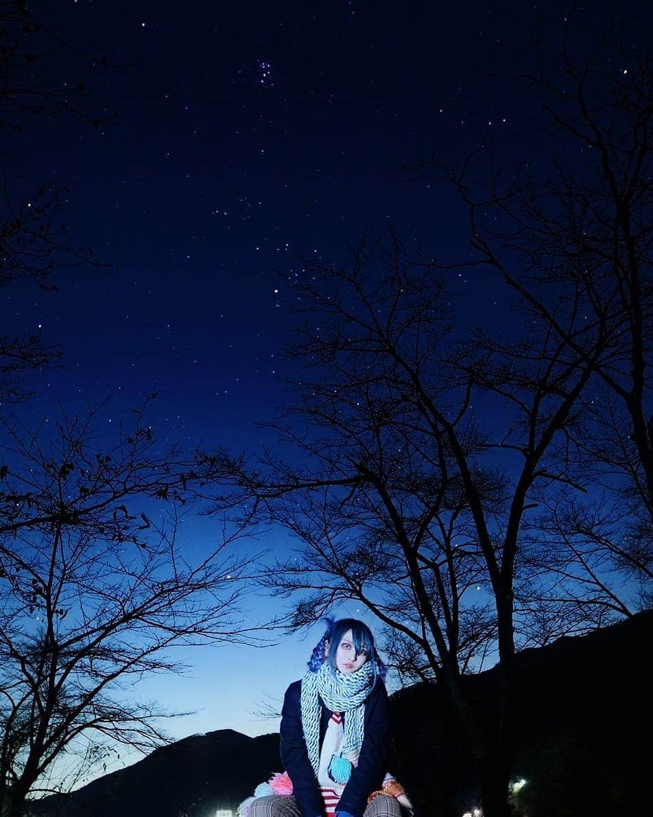 のむらこいちさんのインスタグラム写真 - (のむらこいちInstagram)「星のポトレ🌠火星が写ってる😇 そういや告知とかなんとか色々はツイッターメインなのでよろしくねツイッターもよろしくね🙆🌈 #portrait #photography #夜空 #星空 #blue #hairstyle #winter」11月23日 20時45分 - nmr51san
