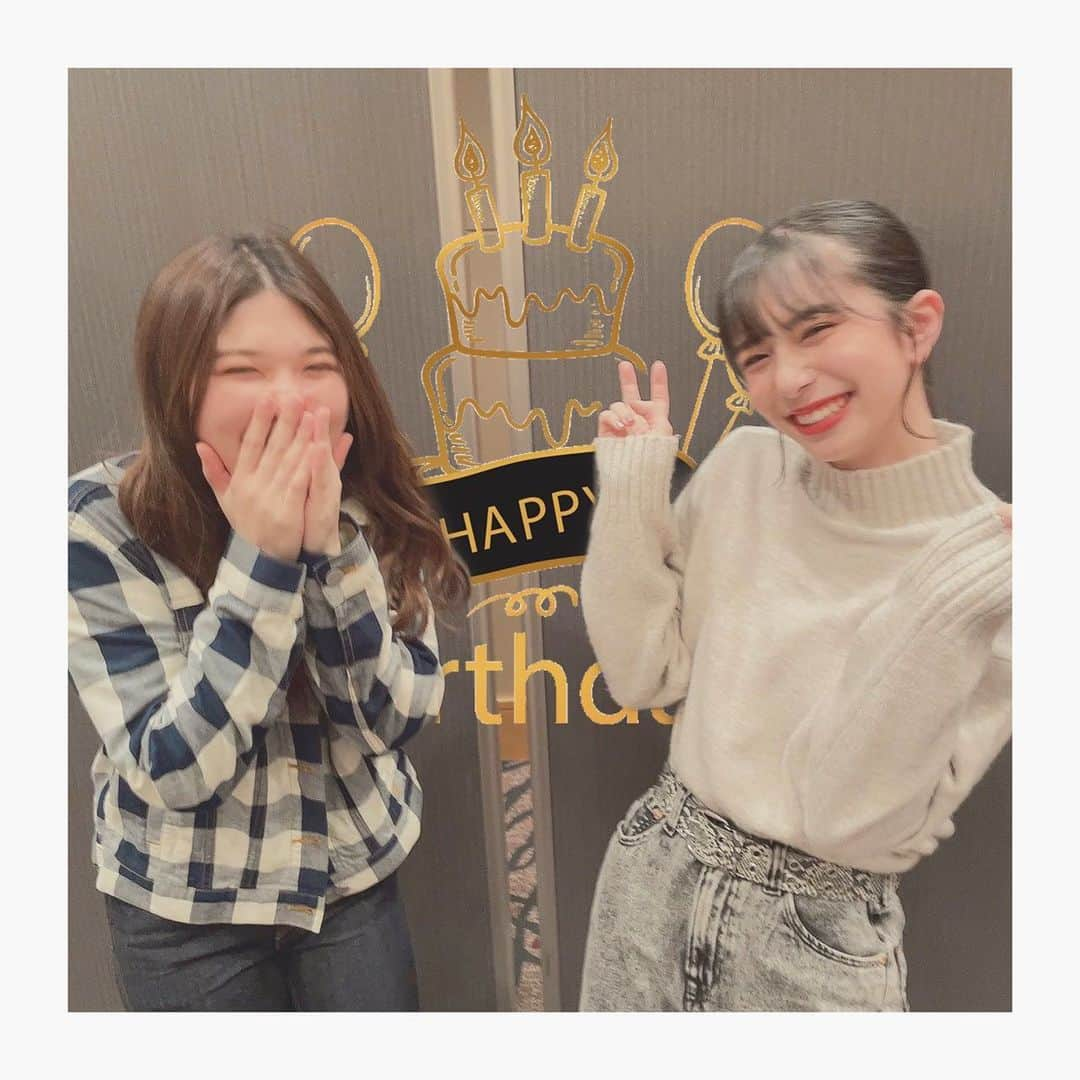 井上玲音さんのインスタグラム写真 - (井上玲音Instagram)「竹内朱莉さん @akari_takeuchi.official Happybirthday!!! ･ 今日、偶然にも同じ公演でご一緒できました💫 ･ 笑顔がとっても似合う方です！ ･ そして、後輩からとても頼りにされているのが目に見えて分かって、素敵な先輩です！ ･ 素敵な1年になりますように✨ ･ 写真は竹内さんと井上のポーズとるタイミングが絶妙に合わなさ過ぎて、どっちかが少しずつブレてる図。 ･ #アンジュルム #竹内朱莉 #birthday #juicejuice #井上玲音」11月23日 20時48分 - rei_inoue.official