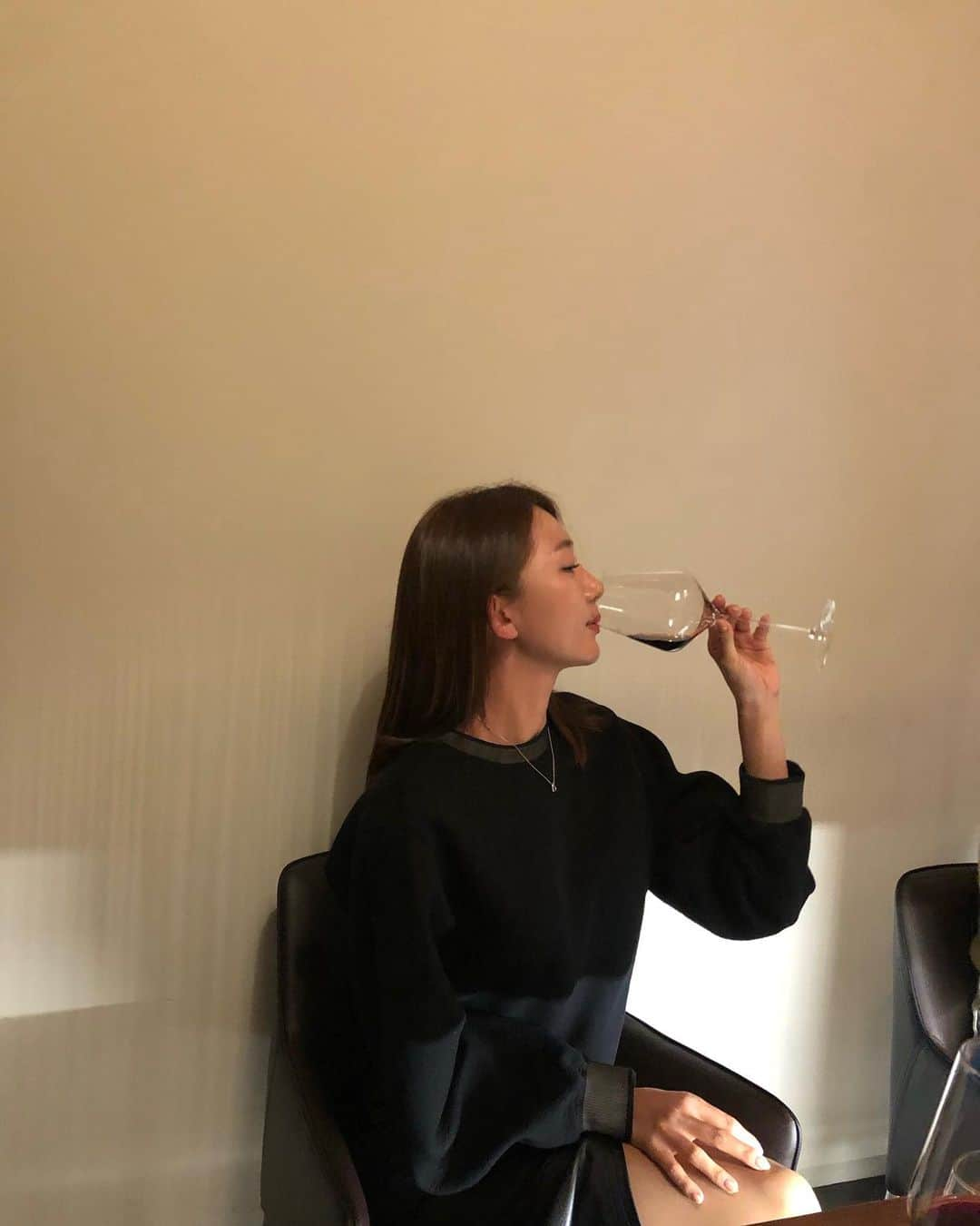 イ・ミンジさんのインスタグラム写真 - (イ・ミンジInstagram)「오늘은 멜롯 짠🍷」11月23日 20時49分 - mandyminzy