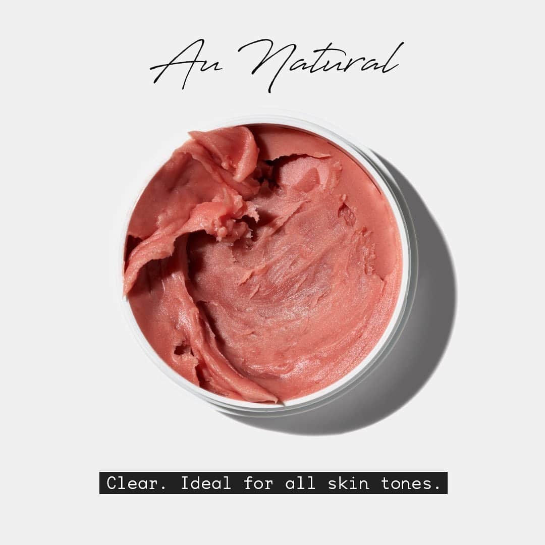 ボビー・ブラウンのインスタグラム：「My love letter to The Miracle Balm. Always by my side. It’s a skin care moisturizer and a highlighter. It diffuses any foundation that just doesn’t sit right. Does the same for powder blush. It’s a great overnight moisturizing mask. Love it on my lips, eyes and to tame my flyaways. No color so it works on hands,body or on guys. Though I know some dudes who wear bronze as a skin tint. And if you are on the wait list for the Dusty Rose Balm try this over a pinky or rose blush too. #breaktheseal #hownottolooklikeshit」