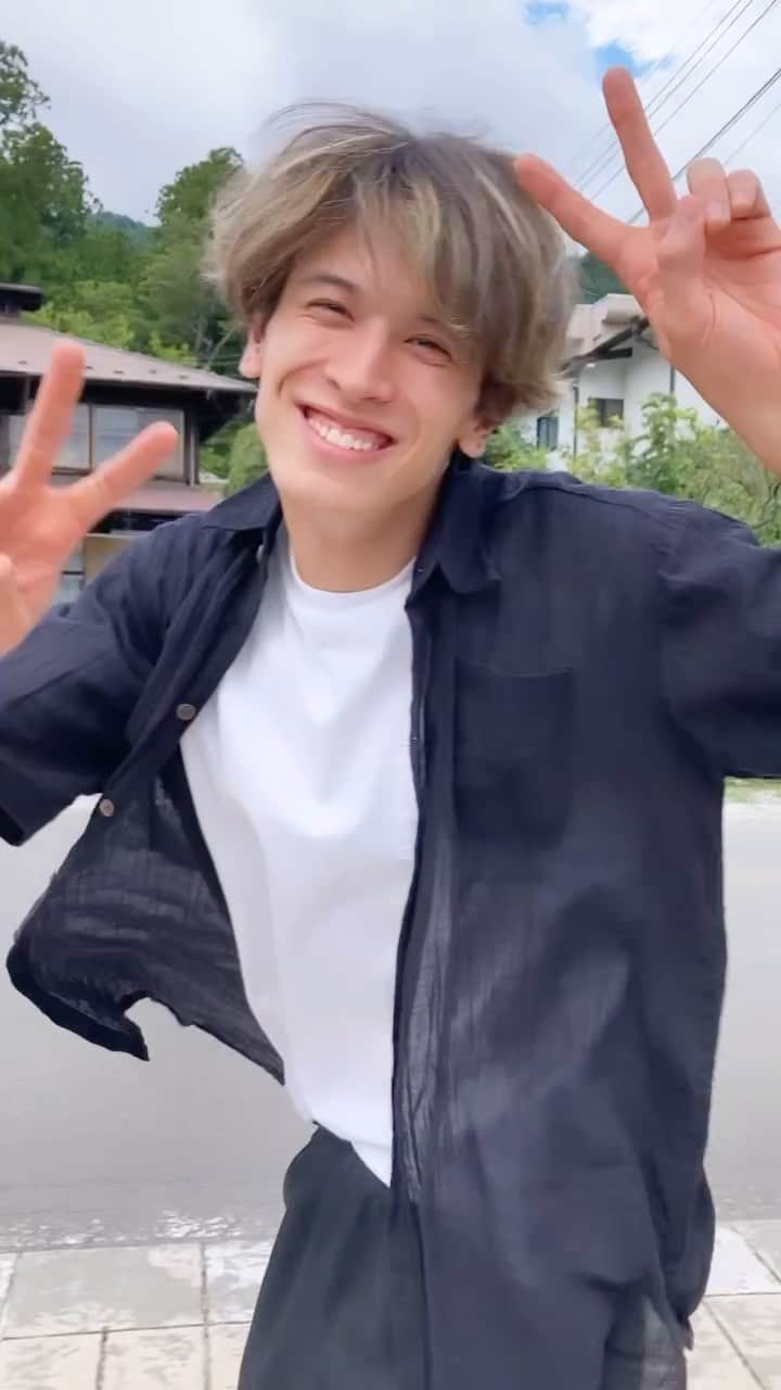 才川コージのインスタグラム：「お散歩コージ✌️ #ドラ恋　#オフショ」