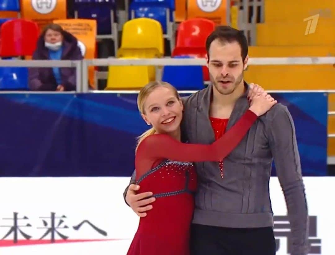 のインスタグラム：「What a week ✨ • Огромное спасибо всем за этот праздник! ♥️ • #figureskating #pairskating #chtchetininamagyar #passion #rostelecomcup2020 #dontcancelmysport」