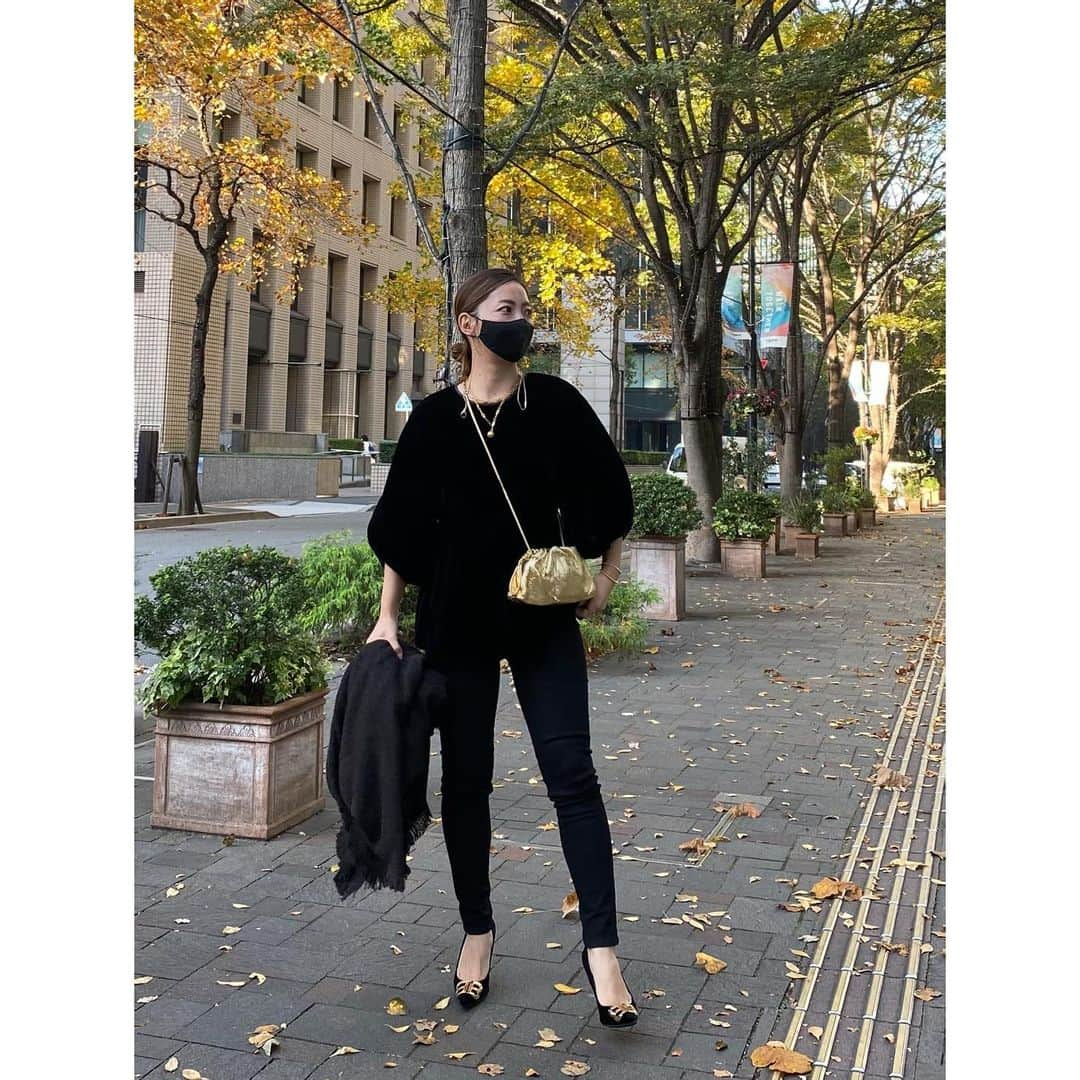 栗原佐知子さんのインスタグラム写真 - (栗原佐知子Instagram)「✴︎ 🍂🍂🍂 . . #outfit #fashion #ootd #coordinate #stylepost #ootd_cob #instafashion #instadaily #instalike #instagood #instapic #ceciliebahnsen #yanuk #yanuksnap #bottegaveneta #balenciaga #asaucemeler #estellak  #コーディネート #コーデ #今日のコーデ #ファッション #秋コーデ #マスクコーデ #ヤヌーク #和香デニム #アソースメレ #エステラケー」11月23日 21時02分 - sachiko__kurihara