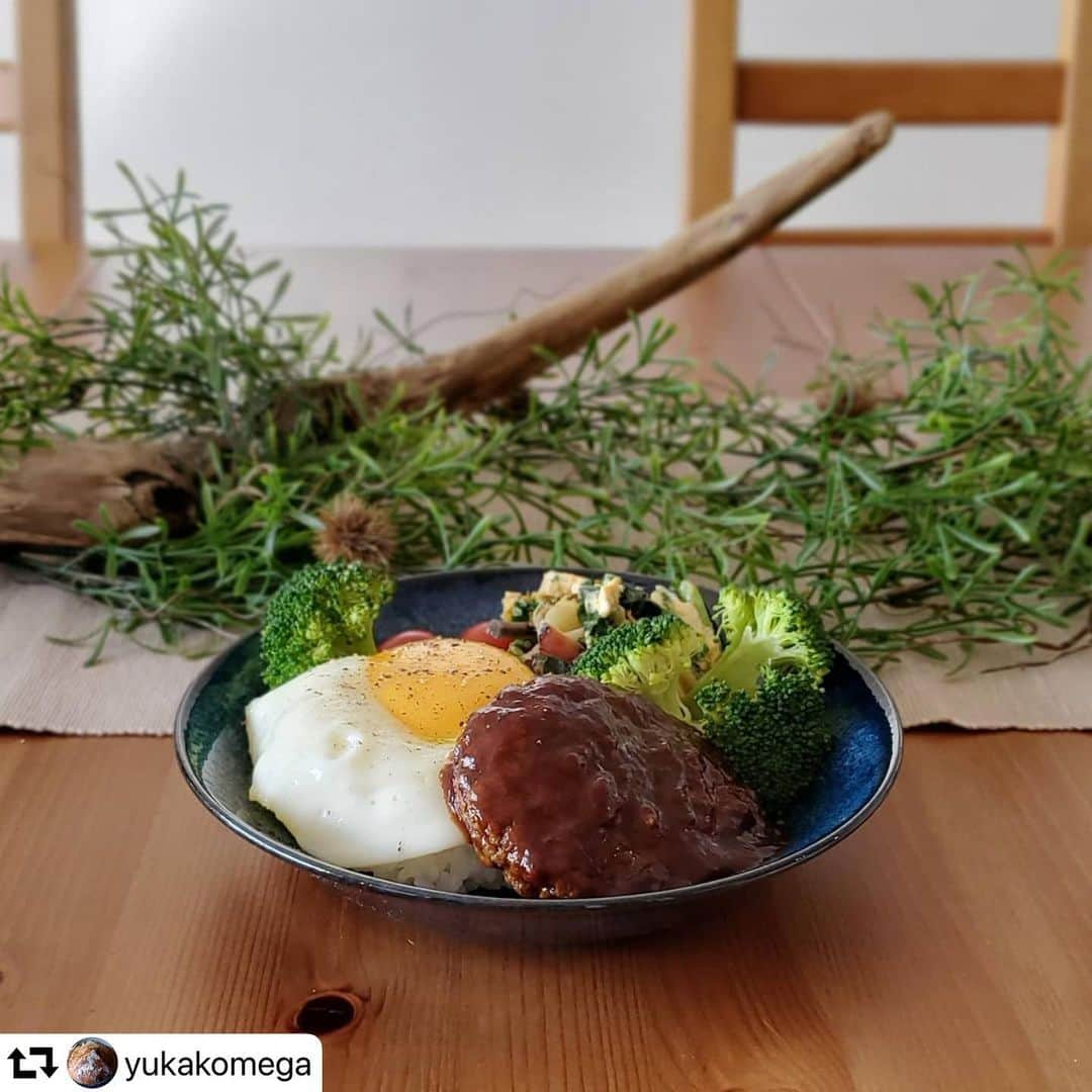 クスパさんのインスタグラム写真 - (クスパInstagram)「#repost @yukakomega ・・・ 【アンコールレッスン】 オンライン🍞フォカッチャ  道具はなくても 家にあるもので作りましょ❤️ ボールとヘラがあれば 作れます！  12/19(土)　15時～ 材料発送します Zoomを使ってオンラインレッスン 日曜日のX'mas🎄パーティーに！  写真は私のランチ ワンプレートでロコモコ .  12月シュトーレン レッスン日程&参加希望は ★Instagram　ダイレクトメッセージ ★@yukakomega  トップ画面に 　　簡単　LINE予約  #寝屋川#香里園#フーディーテーブル #マカロニメイト#天然酵母#酒種 #つや姫といっしょ #パン#パン好き#パン好きな人と繋がりたい#パン作り#パンスタグラム#おうちごはんlover#ランチ#モーニング#パン活#パン作り#カンパーニュ#デリスタグラマー#手作りパン#大阪#モーニング#おうちカフェ#おうちパン#パンのある暮らし #クッキングラム#カメラ女子#料理#オンラインレッスン#クスパ#昼ごはん」11月23日 21時06分 - cookingschoolpark