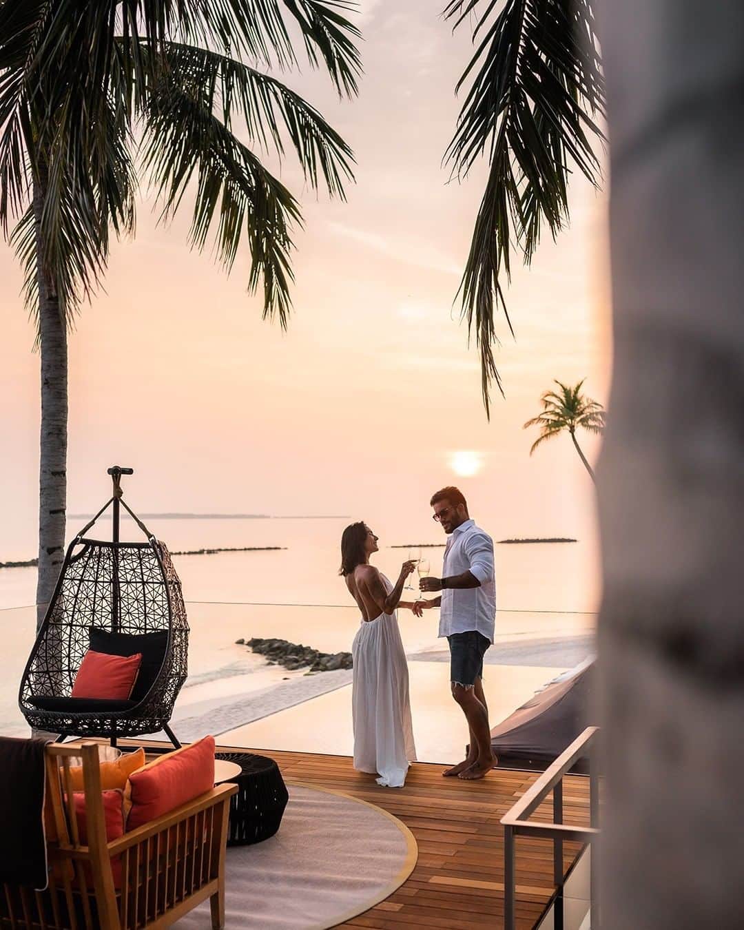 Velaa Private Islandさんのインスタグラム写真 - (Velaa Private IslandInstagram)「There's nothing more romantic than a Maldivian sunset. #VelaaPrivateIsland #VelaaMoments」11月23日 21時13分 - velaaprivateisland