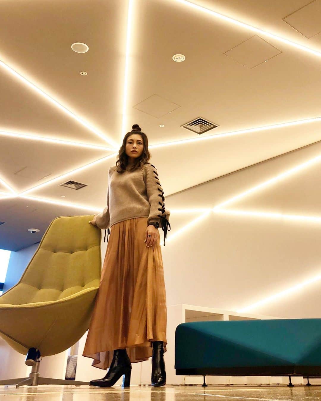 SAYUKIさんのインスタグラム写真 - (SAYUKIInstagram)「先日のインフォチャンネル700 の衣装。 全身　@eclin_official  で、エクランのデザイナーの　@mami_nkmr 中村真美ちゃんにスタイリングしてもらいました。 やっぱりデザイナーに直接スタイリングしてもらうのと自分で選ぶのは全く違って、服が更に可愛く見える😍  インフォチャンネル700 は情報番組なので、ラフ過ぎず、明るく今っぽさのある服をイメージして選んでいます。 エクランの服は、この番組のMCをするのにぴったりで、いつもお世話になっています。 これからも真美ちゃんの可愛いお洋服楽しみにしてます😍💕  #SAYUKIfashion #eclin #エクラン　#衣装」11月23日 21時15分 - sayukisvoice