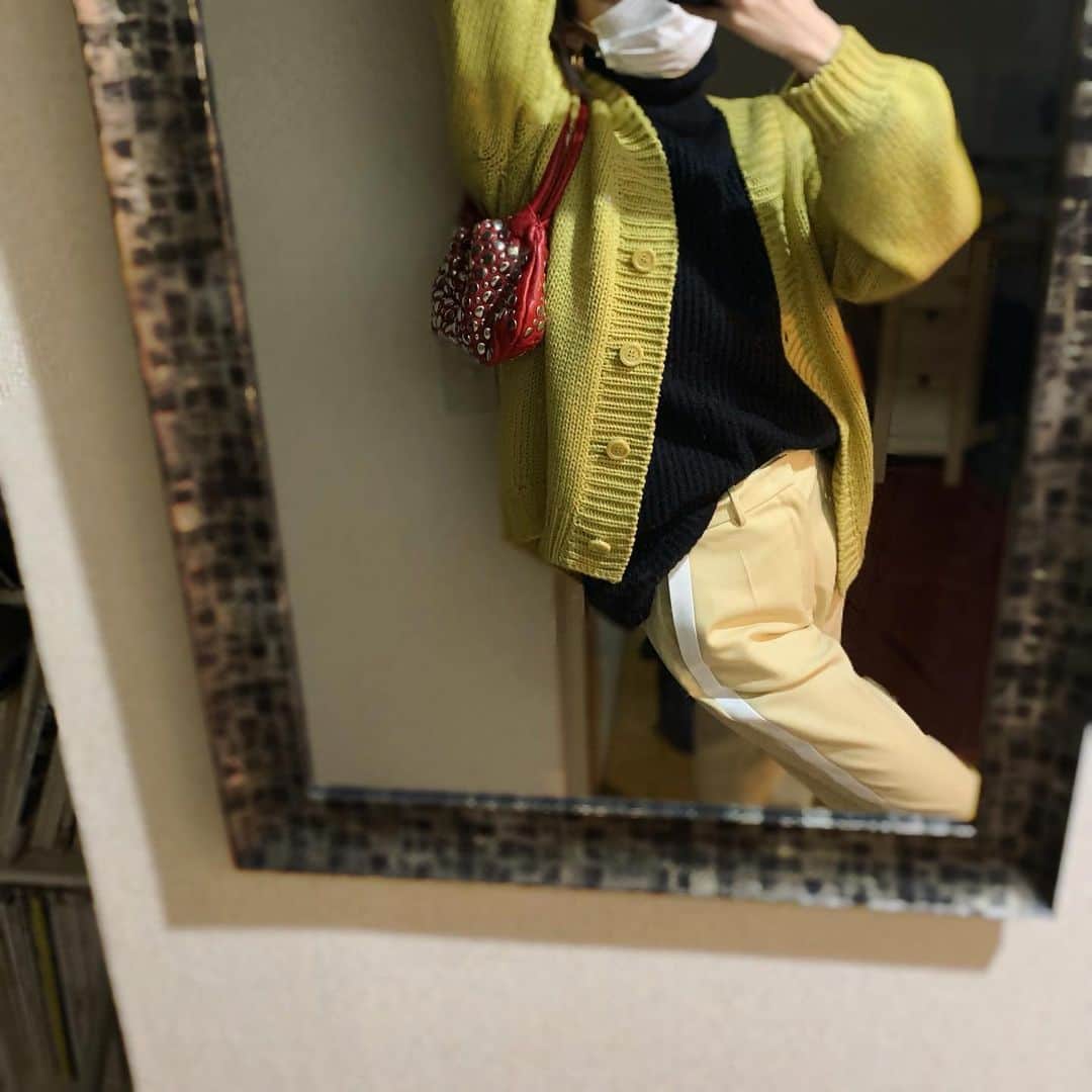 江原杏樹のインスタグラム：「🌕🐝🌕」