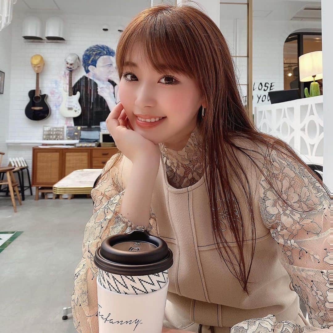 藤川沙弥のインスタグラム：「大丸梅田店の＂ミチカケ＂が1周年🤍 @michi_kake 月のみちかけのように ＂あなたのリズムに寄り添う＂を コンセプトにしているゾーン🌙 わたしも行ってみようと思います𓇹𓍯𓇬  #michikake#ミチカケ#大丸梅田店#pr」