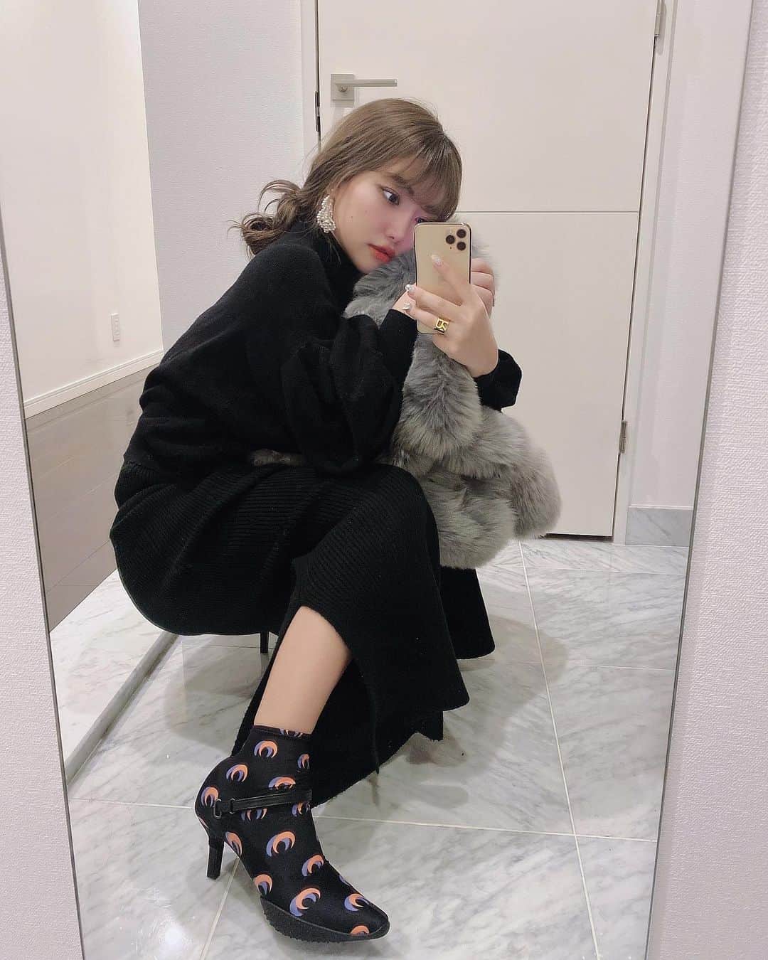 RIKAのインスタグラム：「夏に買ってたMarineSerreのソックスブーツ👢やっと履いた👢🌙🔮 可愛👸🏻🖤💞」