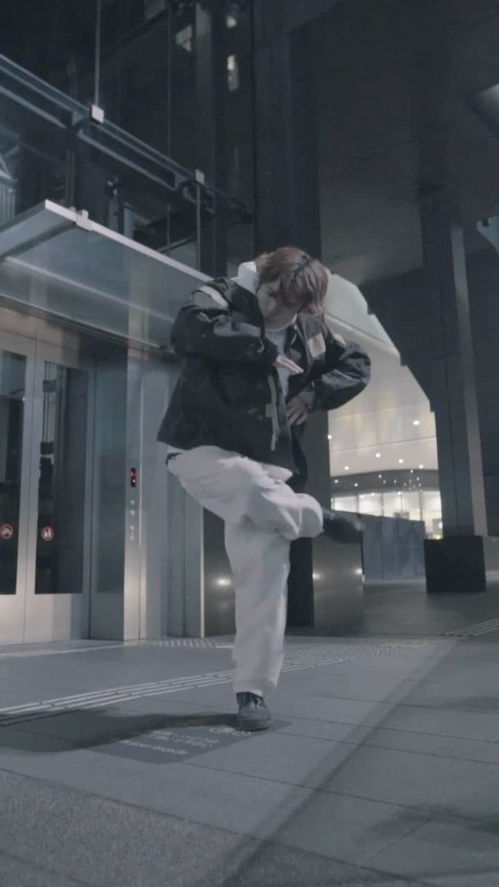 のインスタグラム：「🕺 @ryoverflow  🎵 @yngfrnco @scrufizzer139  #BeatBuddyBoi #dance #freestyle #RYO」