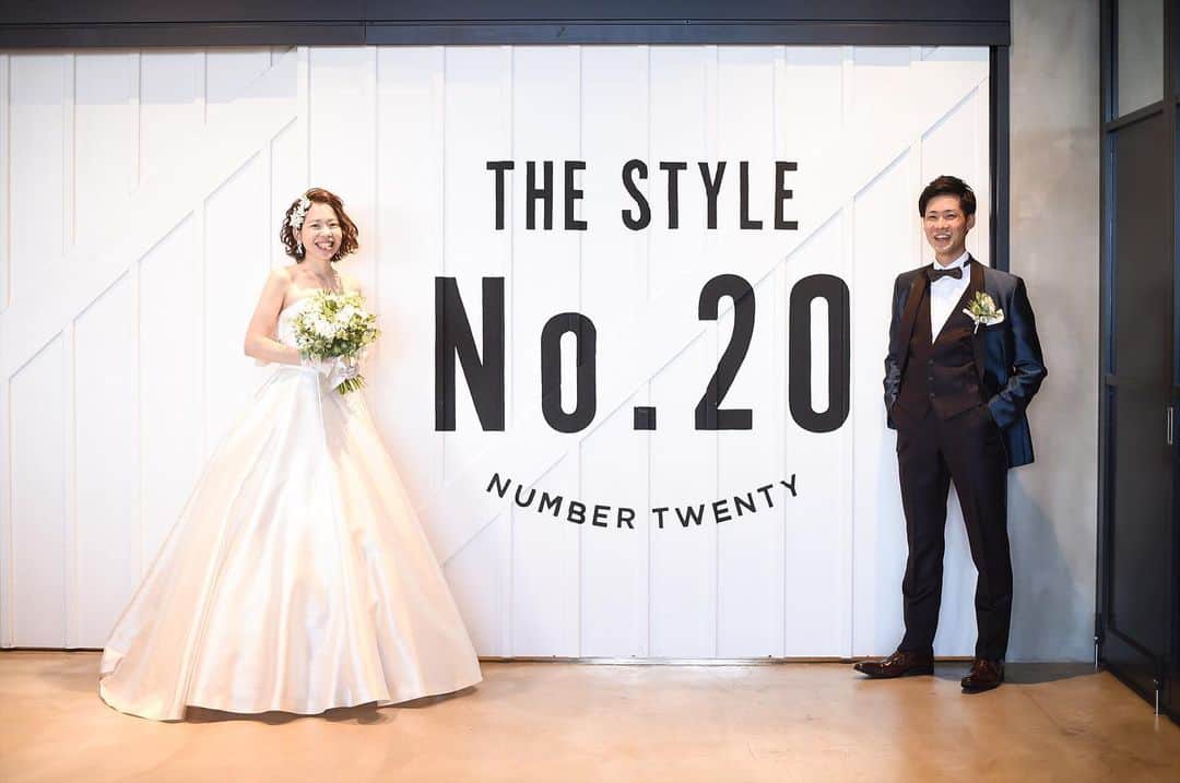 THE STYLE No.20 NEW YORK STYLE WEDDINGのインスタグラム：「.  笑顔が素敵なおふたりのご結婚式のご紹介♡  口コミサイトの料理部門5年連続No.1獲得 No.20で自分たちらしい結婚式が叶う . ↓詳しくはHPをチェック↓ https://www.styles.jp/wedding/20f/ . 週末＆平日ブライダルフェアを開催しております メッセージ or ダイレクトメールからでも予約可能 . ↓ TEL ↓ 086-234-7310 . ↓ MAIL ↓ info-thestyle@styles.jpn.com . #thestyle #wedding #bridal #party #weddingparty #weddingphoto #weddingdress#starwedding #instagood #instalike #love #style #instapic  #結婚式 #結婚 #岡山結婚式 #ウェディング #プレ花嫁 #花嫁 #テーブルコーディネート #結婚式準備 #日本中のプレ花嫁さんと繋がりたい #ウェディングドレス #ウェディングフォト #ウェディングレポ #令和婚 #令和」
