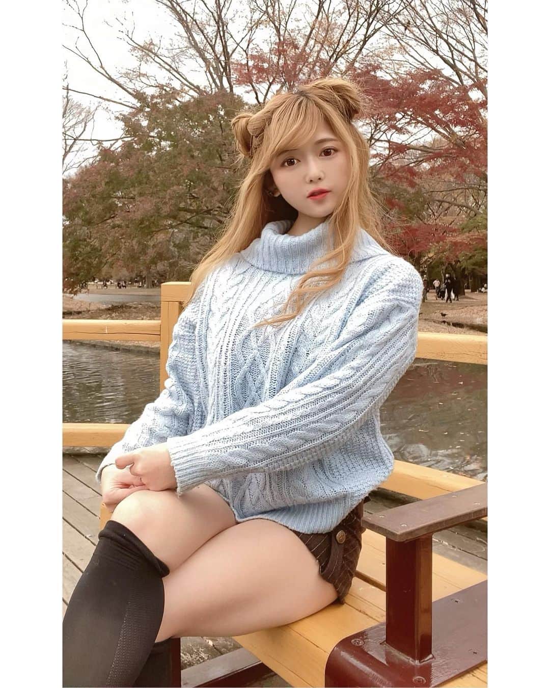 AYUNAさんのインスタグラム写真 - (AYUNAInstagram)「今日もお疲れ様です🍁🍡 #ビジョビ#ニット#代々木#代々木公園#美女ポスト#美女図鑑#お団子ヘア #お団子アレンジ #お団子ヘアアレンジ」11月23日 21時41分 - ayuna_0404