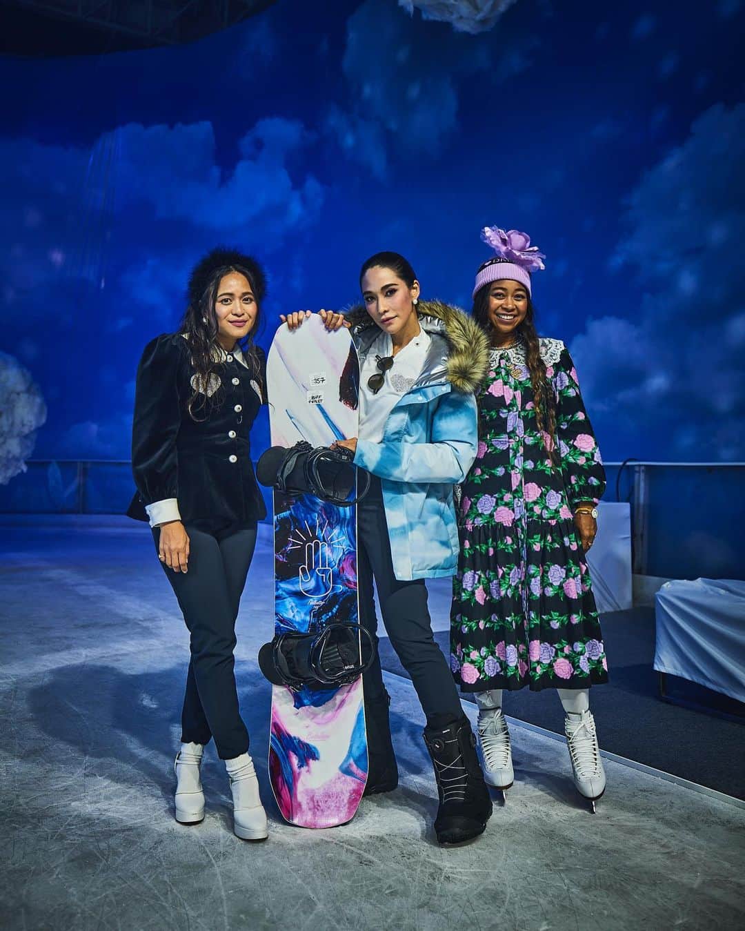 Sretsisさんのインスタグラム写真 - (SretsisInstagram)「When your beloved guests are just as prepared for the show! Friends of #Sretsis rocking #FW20TheDreamers on ice. #SretsisFW20」11月23日 21時50分 - sretsisofficial