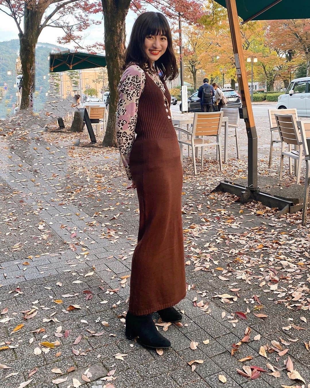 谷口萌衣子のインスタグラム：「こんばんは☀︎  今日はまた寒かった（泣） ジャスミンの香りの入浴剤で温まりました♨️  寝る前に投票まだの方はぜひ〜！ プロフィールのURL開けばすぐに出来ます◎  #ミスキャンパス立命館 #古着コーデ #ニットワンピース #低身長コーデ #148cmコーデ #151cmコーデ #柄シャツ #ブラウンコーデ #冬服」