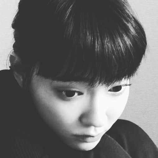 小向なるのインスタグラム：「Good night...🌙」