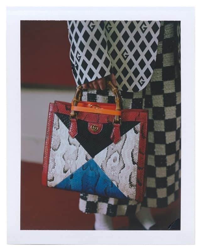 グッチさんのインスタグラム写真 - (グッチInstagram)「Bags from ‘Ouverture Of Something That Never Ended’: #GucciJackie1961 in suede and in natural straw, the #GucciHorsebit1955 leather shoulder bag, the #GucciDionysus, a checked tote bag with the mirrored Gucci lettering: ICCUG (image 7) and a floral embroidered tote (image 10). Discover more through link in bio. #GucciOuverture #GucciFest @alessandro_michele #AlessandroMichele」11月23日 22時00分 - gucci