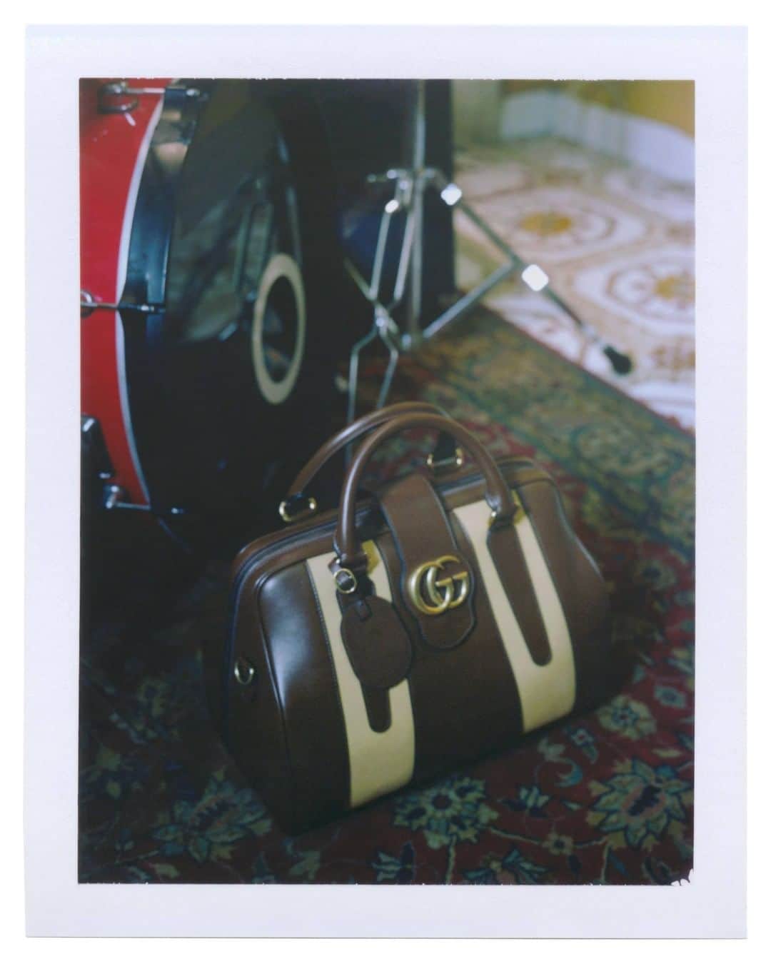 グッチさんのインスタグラム写真 - (グッチInstagram)「Bags from ‘Ouverture Of Something That Never Ended’: #GucciJackie1961 in suede and in natural straw, the #GucciHorsebit1955 leather shoulder bag, the #GucciDionysus, a checked tote bag with the mirrored Gucci lettering: ICCUG (image 7) and a floral embroidered tote (image 10). Discover more through link in bio. #GucciOuverture #GucciFest @alessandro_michele #AlessandroMichele」11月23日 22時00分 - gucci