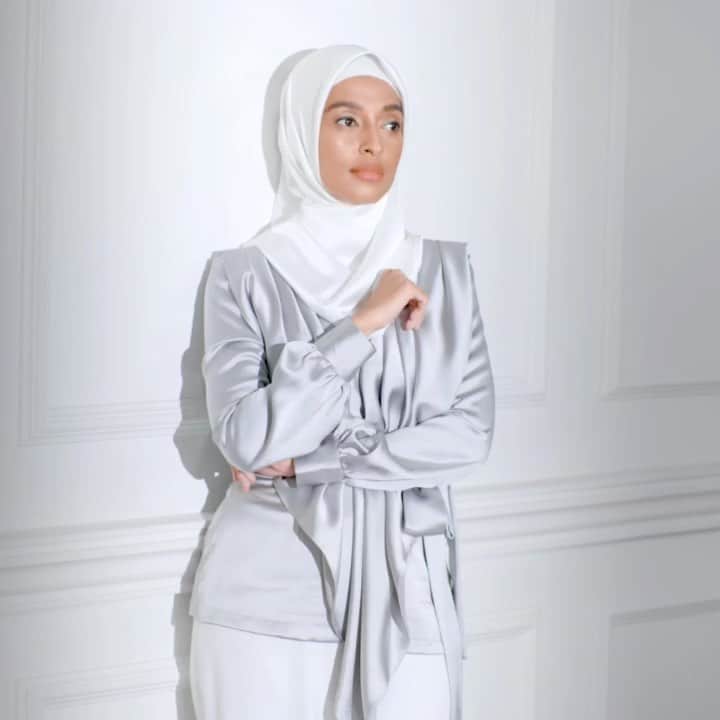 ラウディアシンシアベラのインスタグラム：「Bismillah🤍  Confidence . . . #LBeauty #LoveConfidenceBeauty #cantikitusimpeL✨  @lbeauty.bylcb」