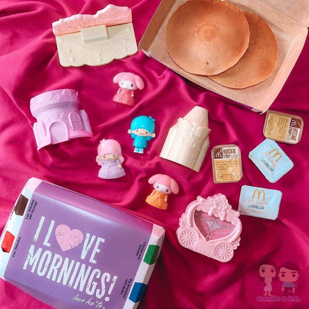 McDonald's Philippinesのインスタグラム：「Look forward to unboxing your fave McDo breakfast and Sanrio Happy Meal toys! Order via McDelivery and show us your collection by tagging us here on IG.  Photo by @camira.shots.ph」