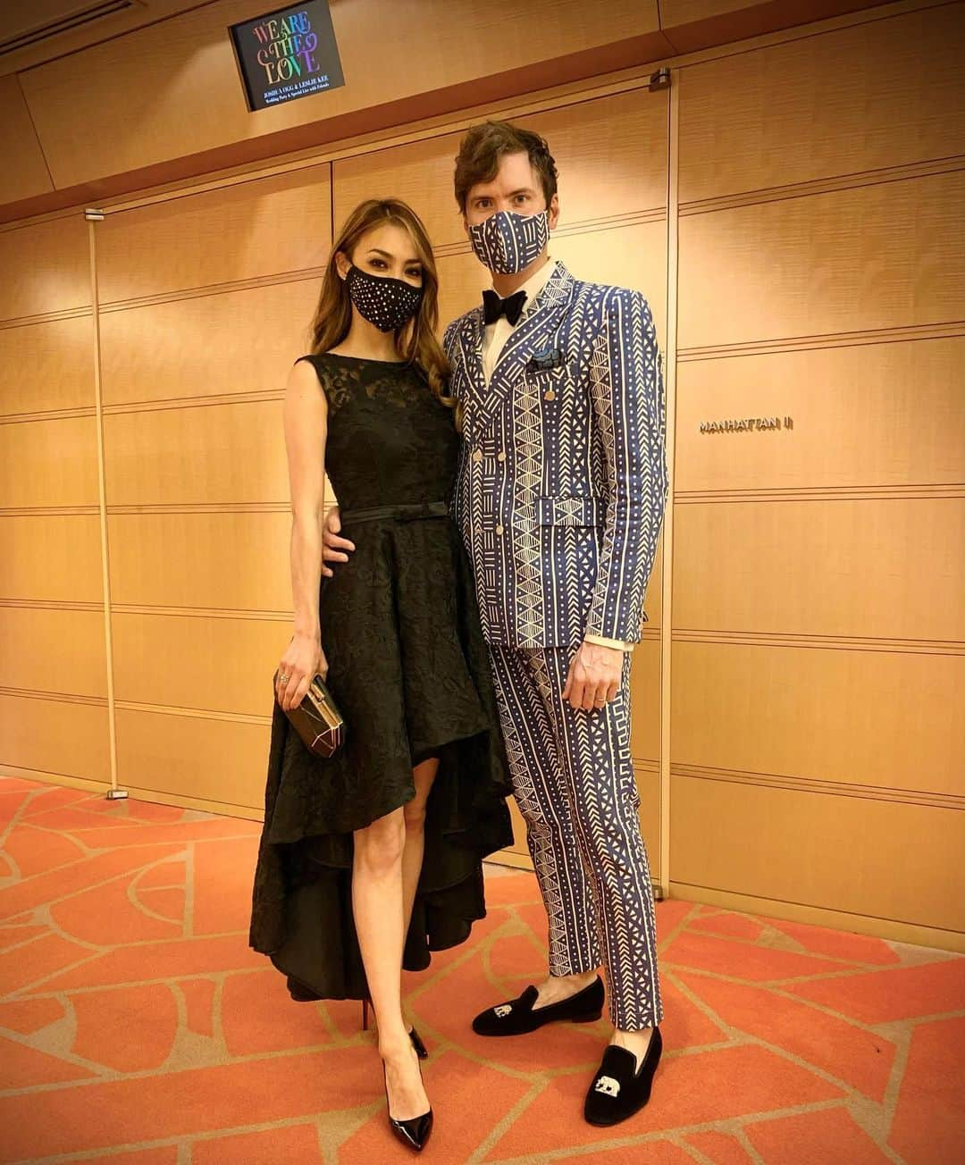 美馬寛子さんのインスタグラム写真 - (美馬寛子Instagram)「Attending Leslie & Joshua’s magical wedding party with my husband. Beautiful evening filled with love and happiness, paving the way for equal rights in Japan and the world 🌈 #いいふうふの日  レスリー&ジョシュア ご結婚おめでとうございます！そして、愛と幸せに満ち溢れた特別な時間をありがとう💕 レスリーとジョシュアがつくってくれた”結婚の平等”の道を、すべての人々が歩める世界になりますように・・・⭐️ 末永くお幸せに😌 . . #wearethelove #equality  #wedding #LGBTQ #tokyo #japan #togetherstronger #respect @lesliekeesuper  @joshuavincentogg  @joshualeslieoggkee」11月24日 7時36分 - hirokomima