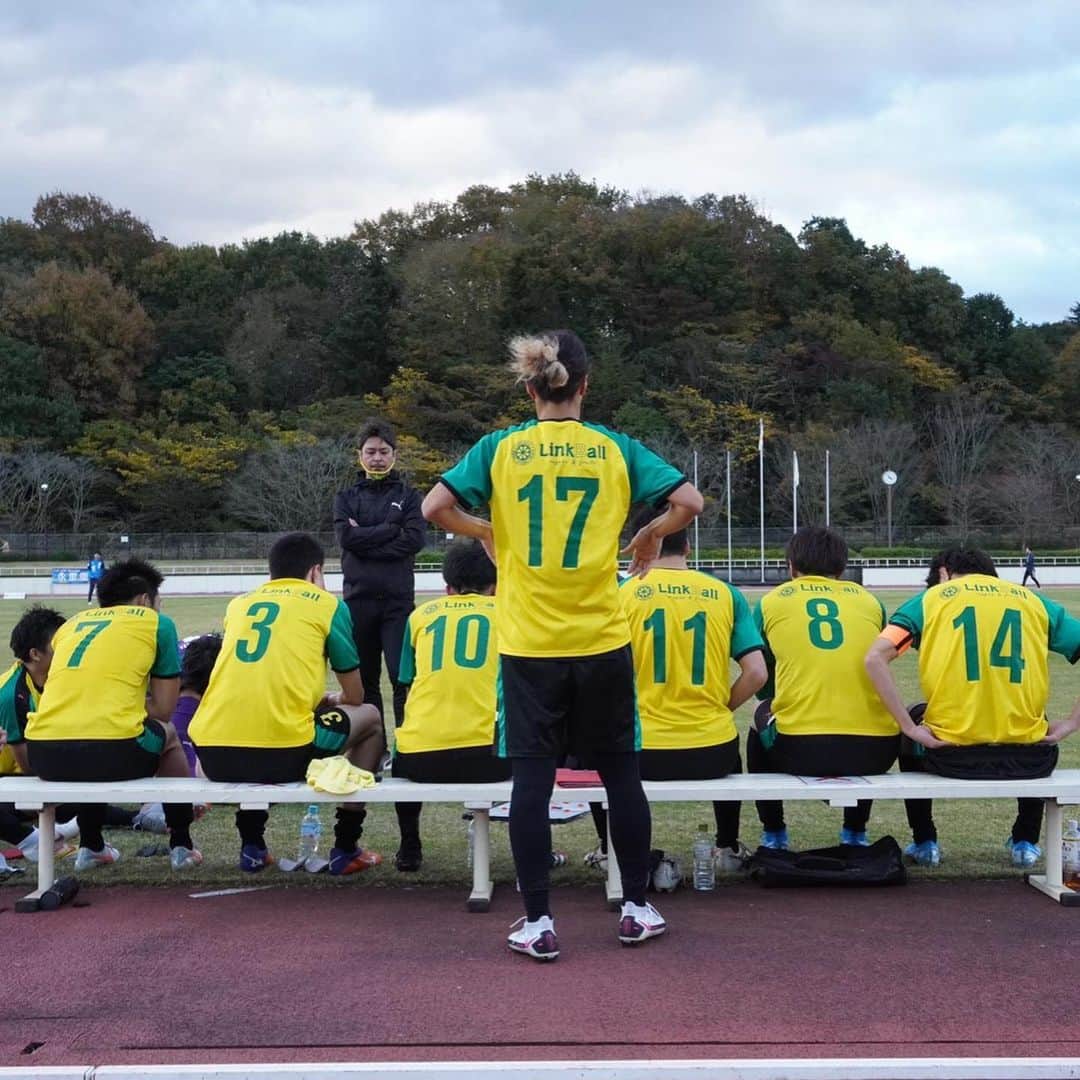 大儀見優季のインスタグラム：「It was very short term to work with @hayabusairebun , but I really enjoyed to work with them.   Building relationships, learning each other, sharing a feeling and emotions are things that need for the foundation of working with people & there is no gender difference between that.  Certainly There are More Speed, more power, that’s a fact. But these are a part, not EVERYTHING. Hope You’d see more skills which is important for playing football right. There were lots of things to learn, so can’t wait for the next capture 🤘🏽  I am thankful for the club, teammates, coaching stuff, who were very welcoming me as a part of @hayabusairebun members.   #YouCantStopMe #NeverStopGrowing」