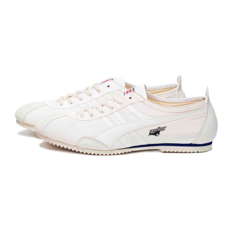 Pantherさんのインスタグラム写真 - (PantherInstagram)「. PANTHER DERA col. WHITE / ENJI / NAVY / COBALT BLUE ''MADE IN JAPAN'' . ====================== モデル名：パンサーデラ . col : ホワイト、エンジ、ネイビー、コバルトブルー レギュラーカラー ナイロンとスエードのコンビ . ユニセックスサイズ展開 . オーソライト社インソール使用 日本製 ====================== . . . #pantherdera #パンサースニーカー #パンサー #panther_jp」11月24日 7時49分 - panther.jp
