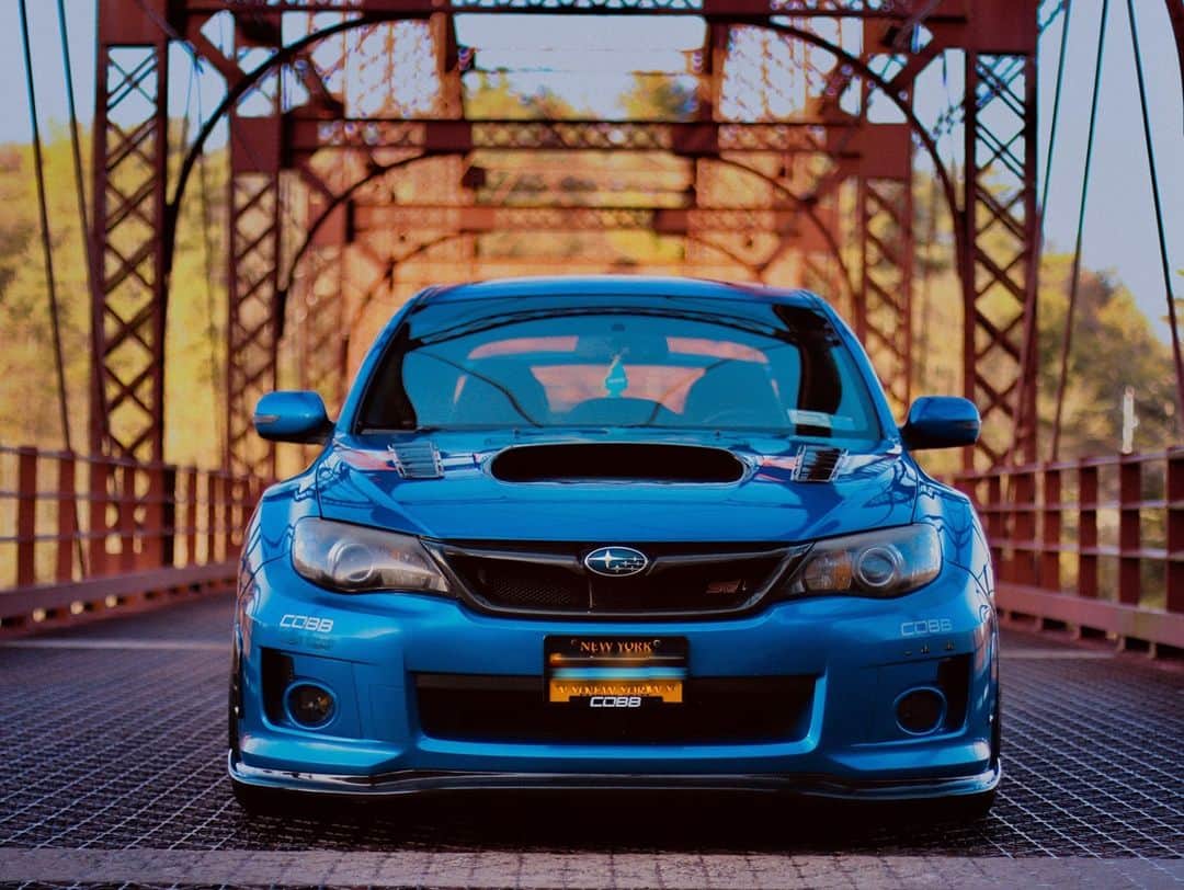 Subaru of Americaさんのインスタグラム写真 - (Subaru of AmericaInstagram)「Monday Blues 💙 💙 💙. (📸: @lookeshsti) Visit our story for tips to kick the #mondayblues.」11月24日 8時05分 - subaru_usa