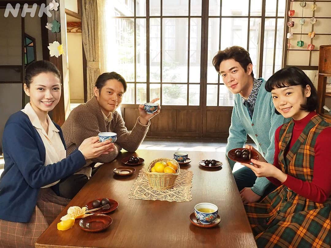 NHK 連続テレビ小説「エール」さんのインスタグラム写真 - (NHK 連続テレビ小説「エール」Instagram)「結婚を許してもらった華とアキラ👏  #朝ドラエール #窪田正孝 #二階堂ふみ #古川琴音 #宮沢氷魚」11月24日 8時16分 - nhk_yell