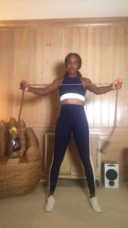 ビーナス・ウィリアムズのインスタグラム：「Check out this 15 minute full body burner! Plus Q&A at the end!」
