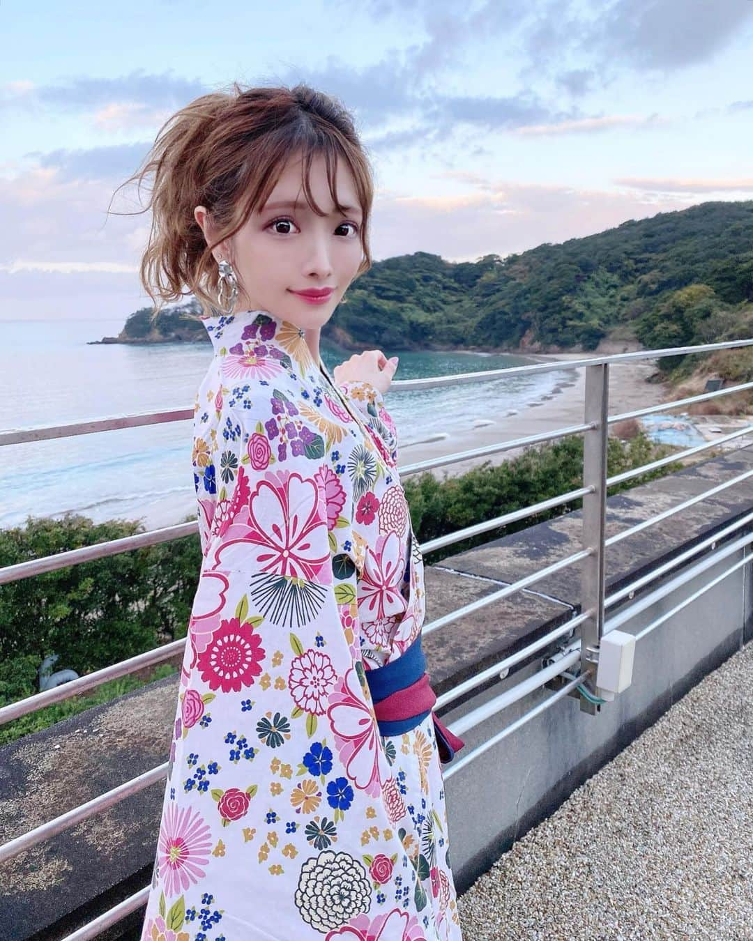 ちーちゃんさんのインスタグラム写真 - (ちーちゃんInstagram)「🌸 ・ なぜか今お肌の調子が あんまりよくないけど 今日は @menard.nagoya へ行けるから みきさんにケアしてもらお💗 ・ やっぱり定期的に通うとなると コスパ重要すぎるから ほんと安くて助かる🥲笑 ・ ・ #名古屋エステ#メナード#肌ケア#温泉#温泉旅館#温泉旅行#浴衣#国内旅行#伊勢志摩#gotoトラベルキャンペーン#gotoキャンペーン#セルフヘアアレンジ#浴衣女子#着物#着付け#着物コーディネート#着物レンタル#三連休#名古屋#サロンモデル#インフルエンサー#インスタグラマー#gototravel#nagoya#salonmodel」11月24日 8時20分 - ___c.chan__