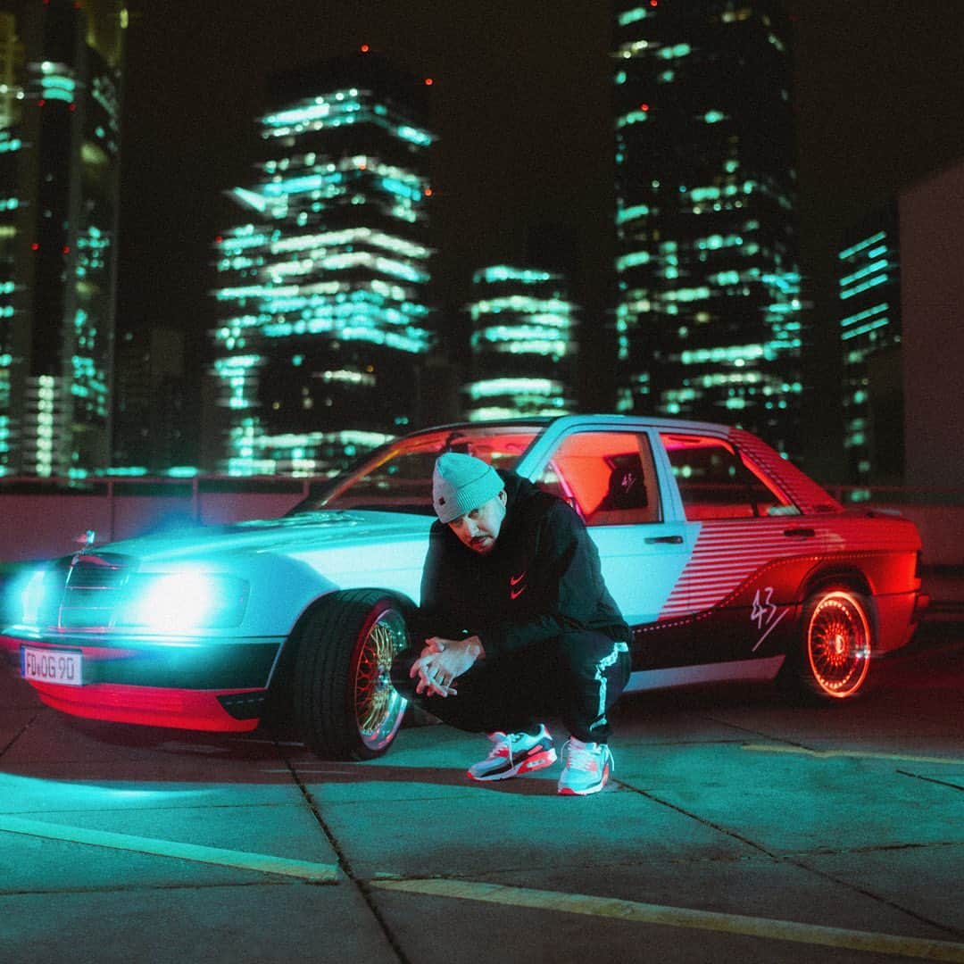 Sneaker Newsさんのインスタグラム写真 - (Sneaker NewsInstagram)「@43einhalb celebrates the return of the Nike Air Max 90 with a fully customized Mercedes 190E 1.8 dubbed the "Infrared Benz". The crazy part? They're giving it away. Hit the link in our for details.」11月24日 8時54分 - sneakernews