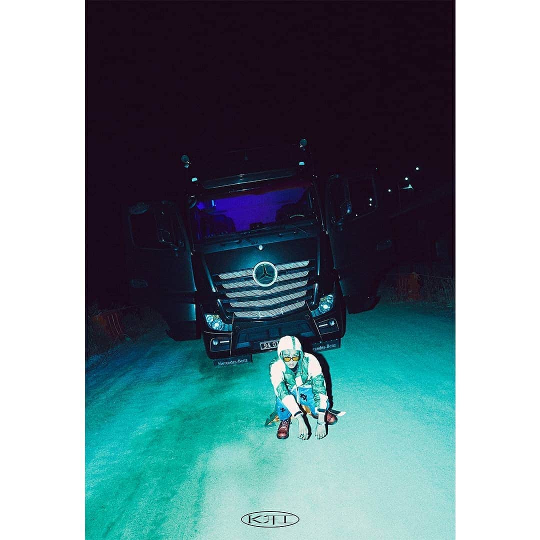 EXOさんのインスタグラム写真 - (EXOInstagram)「KAI 카이 The 1st Mini Album [KAI (开)]  🎧 2020.11.30. 6PM KST 👉 kai.smtown.com  #카이 #KAI @zkdlin #엑소 #EXO #weareoneEXO #开 #음 #Mmmh」11月24日 0時01分 - weareone.exo